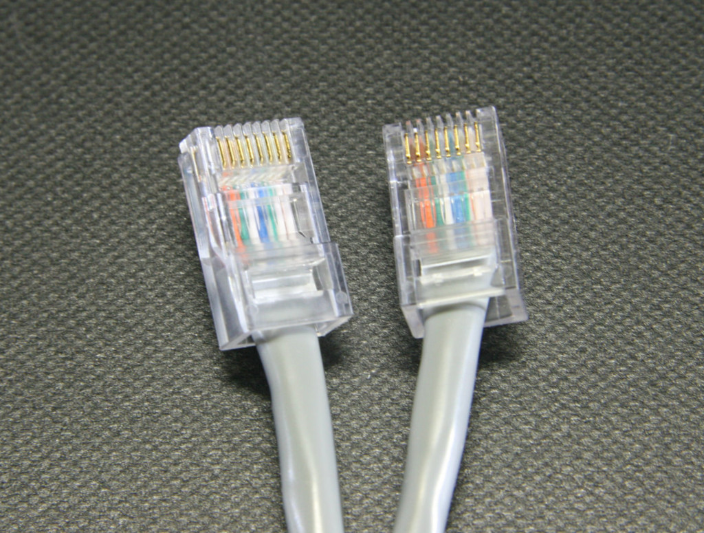 Podobnie jak RJ45, RJ61 ma 8 styków
