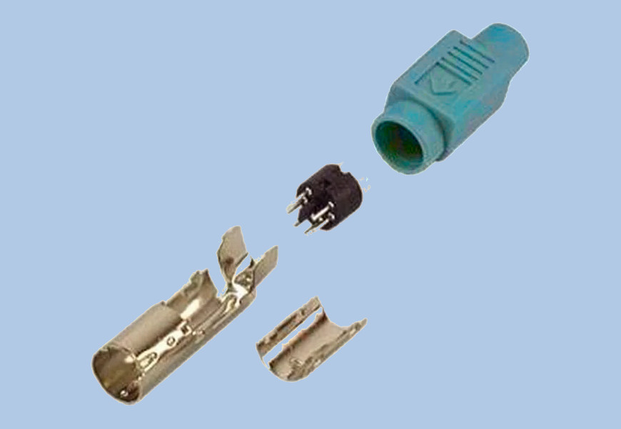 DIN connectors ត្រូវបានប្រើប្រាស់ក្នុង audio, វីដេអូ, កុំព្យូទ័រនិងឧបករណ៍ឧស្សាហកម្ម.
